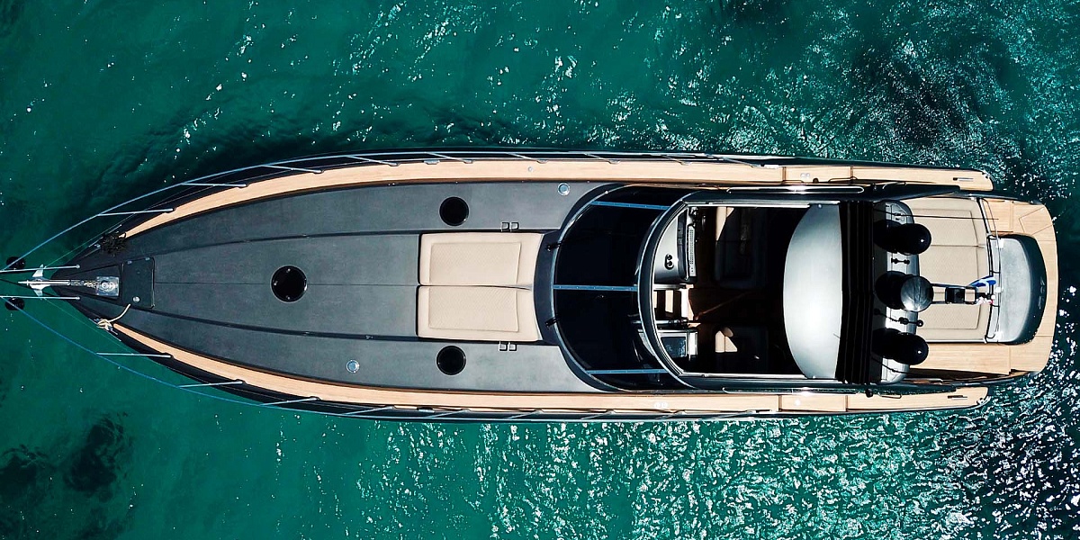 Аренда яхты Sunseeker 68 "007" на Миконосе